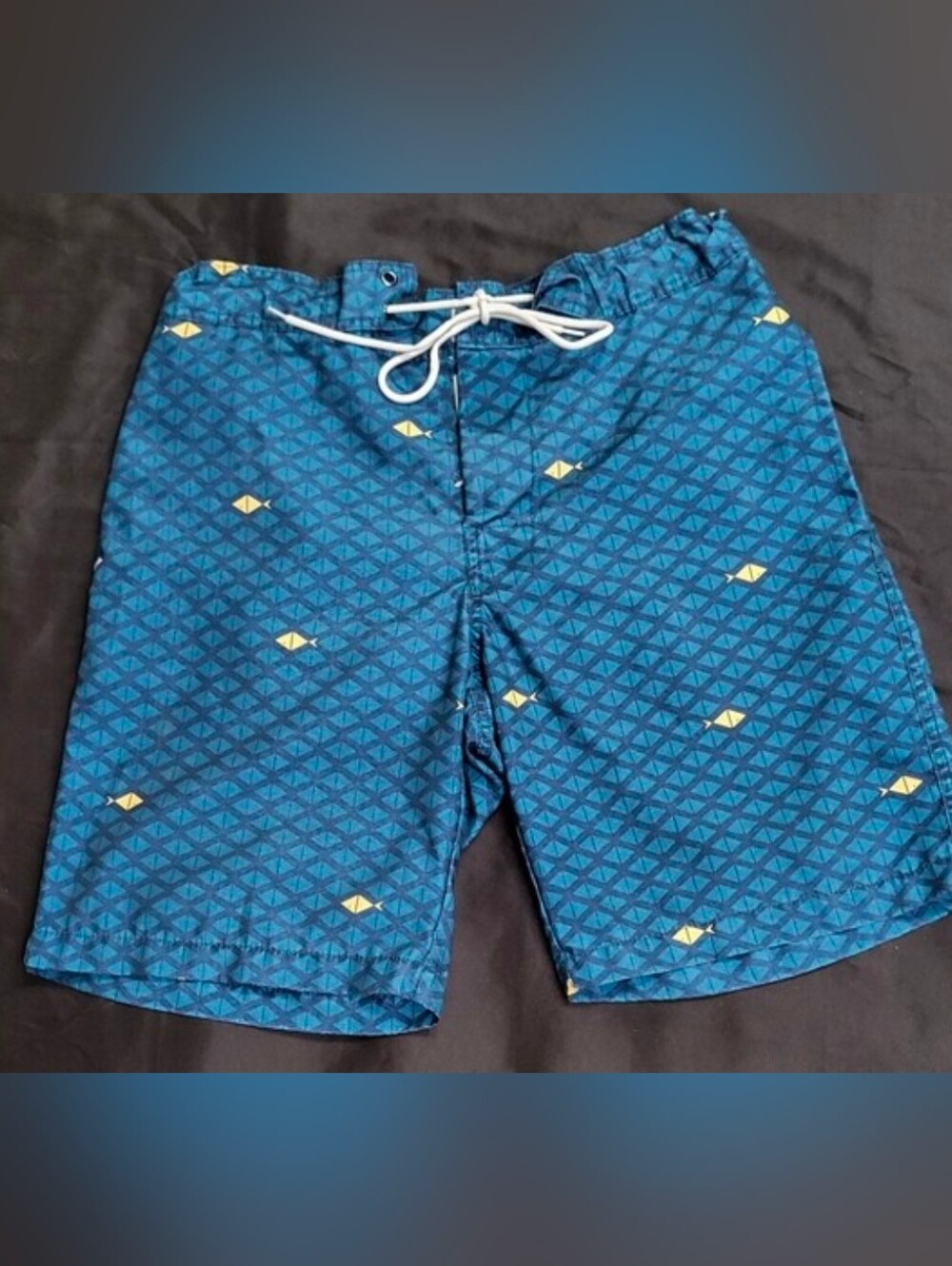 St. John's Bay Blue/Yellow Fish Design Swim Trunks Men Medium